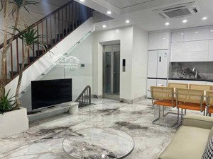 gấp! nhà đẹp hoa bằng cầu giấy 40m, 6t, mt 5m, giá 12 tỷ, thang máy,nhà mới ở luôn