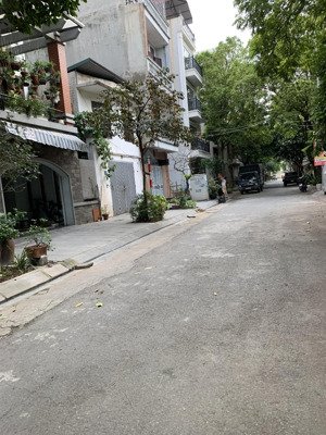 bán nhà kinh doanh tốt phân lô tái định cư thanh am long biên