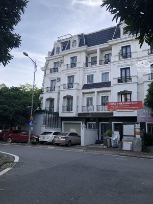 bán gấp căn shophouse mipec giá nhỉnh 16 tỷ