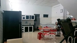 bán nhà 2 tầng mặt tiền phan châu trinh tam kỳ, quảng nam. vị trí đắc địa. giá bán: 10,5 tỷ