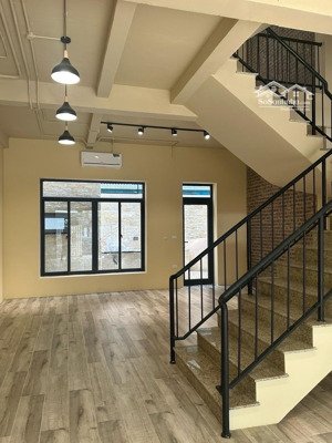 cho thuê nhà riêng 100m2 x 4 tầng, 18tr/th, 
