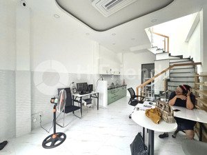 nhà nguyên căn siêu đẹp ngay trung tâm q5