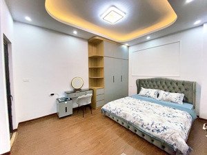 bán nhà riêng tại vạn phúc, 7,5 tỷ, 33m2, 4pn, 4wc, 4 tầng, thang máy, lô góc,pháp lý đầy đủ