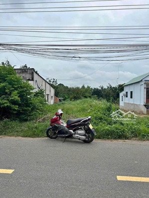 chủ cần sang gấp lô đất ngay kdc vĩnh phú 2 đường số 18 ra ql13 2p full thổ shr đường 11m có vỉa hè