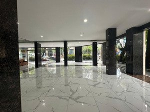 cho thuê nhà lô góc phố nguyễn quốc trị, cầu giấy 135m² x 2 tầng giá hợp lý 