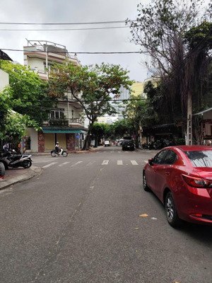 bán nhà 3 tầng mặt tiền tttp nha trang- đường đống đa /giá 10,5 tỷ