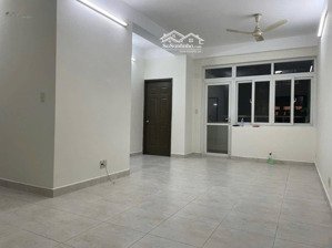 bán chung cư nhất lan 2. 67m2. 2pn 2wc. căn góc bancong thoáng mát chỉ 2.x tỷ tl. sổ hồng sẵn