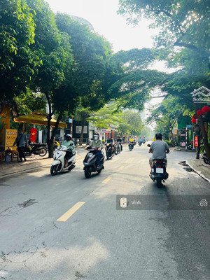 bán toà chdv 6 tầng mt đường số song song nguyễn thị thập, (6x21)m 20 phòng - thu nhập 2tỷ2/năm