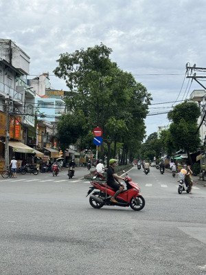bán nhà mt trần t.điệu kd sầm uất.vị trí sáng giá.dt đẹp: 142m2.shr vuông vức. giá tốt.kv hiếm bán.