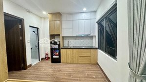 bán nhanh nhà phố hoàng văn thái: dt:60m. 7 tầng. mt:5 m. giá:13,6 tỷ