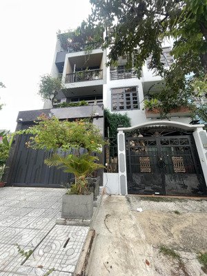 chính chủ gửi bán,nhà 4 tầng,mặt tiền đường,kế bên phú mỹ hưng,q7,5x18m,chỉ 15 tỷ