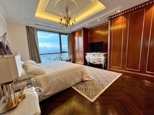 bán căn hộ 167m2 dự án ha noi signature số 3 nguyễn văn huyên, full nội thất 150tr/m2