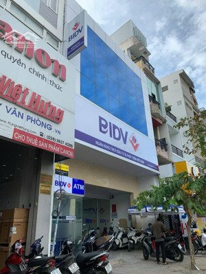 bán nhà mặt tiền ngay phó đức chính quận 1 (12x20m)- 3 tầng- hđt: 250 triệu/tháng - giá 110 tỷ