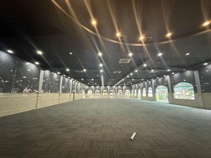 cho thuê mặt bằng setup đẹp trông suốt 800 m2 trung tâm