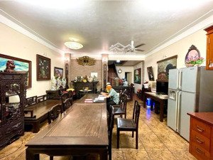 bán (gấp) nhà pháo đài láng, phân lô ô tô tránh, kinh doanh, thang máy. dt 50m2. giá 20 tỷ.