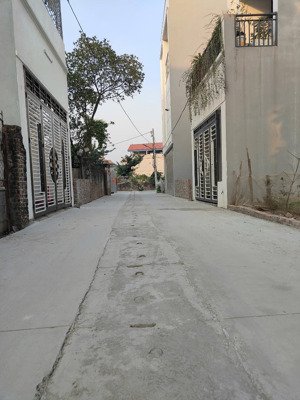 cc cần bán 64m vuông vắn, tại trung đoài, tiền phong, mê linh đường oto tải chạy, giá 3,x tỷ