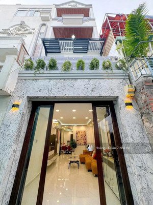 nhà full nội thất mặt tiền hẻm xe hơi thông-tiện kinh doanh buôn bán-gần ngay sát quận 4