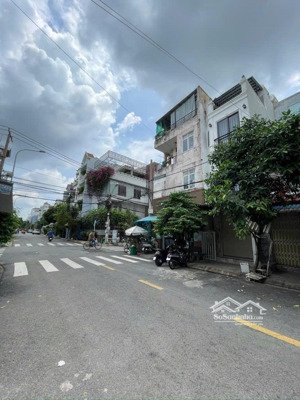 mặt tiền tân phú - 4 tầng mà chỉ hơn 5 tỷ xíu xiu - có 1- 0 - 2 !