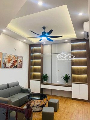 lô góc 33m2 hai thoáng, ngõ thông, 50m ra ô tô, bùi xương trạch - thanh xuân