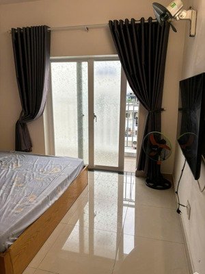 cần bán chung cư lotus garden, 2 phòng ngủ gần đầm sen. liên hệ: 