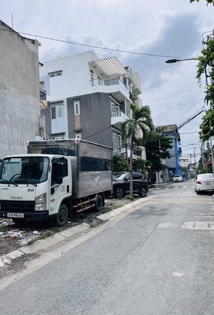 bán lô đất 2 mặt tiền hẻm xe tải quốc lộ 13,thủ đức,111 m2 giá chỉ 7,59 tỷ,sổ riêng