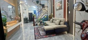 nhà full nội thất mới 4*13m 1lầu 2pn 2wc quang trung