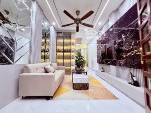 nhà trịnh đình cửu dt 55m2 5 tầng mt rộng, vị trí cực đẹp cách một nhà ra mặt phố