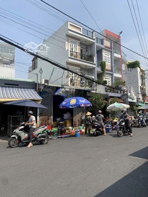 gấp bán giảm 500tr còn 8,5 tỷ - mặt tiền chợ giãn dân hiệp thành quận 12 - cấp 4 105m2 4,4x24m