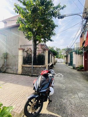 siêu phẩm linh trung : ngay trung đường số 8 giá cực tốt