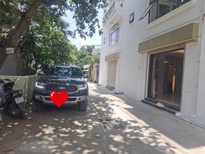 bán nhà mặt phố thạch bàn kinh doanh đỉnh gần phố cổ diện tích đất 35m (có sân để ô tô )