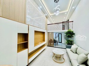 bán nhà thịnh hào dt 29m 4t 3,3mmt,2 thoáng,2 mặt ngõ,nhà đẹp,nội thất xịn,ở luôn giá 6,35 tỷ