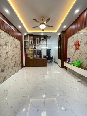 bán nhà kim giang, 55m2*5t, ngõ thông kinh doanh, gần phố, giá chỉ 8,65 tỷ