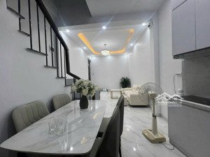 bán nhà riêng tại trương định, 6,8 tỷ, 33 m2, 3pn, 5 tầng, nội thất đầy đủ