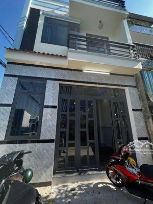 chủ nhà gộp cần gấp bán nhà 2 tầng hẻm xe hơi gần chợ đồng an