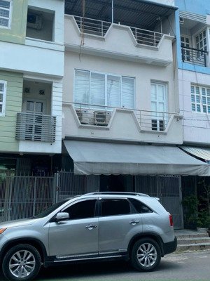 giảm giá bán gấp nhà 5.3x10m, 3tầng giá 11.7tỷ mt đưởng số 21 p.tân quy, quận 7