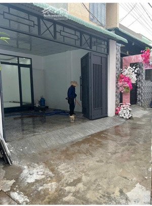 bán nhà sổ riêng dt : 5x20( 100m) . đường xe hơi tại phường hoá an giá 2tỷ600tr thương lượng