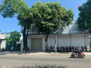 đất lớn 2 mặt tiền gần 1000m2 đường phước long - tp nha trang 5p ra biển