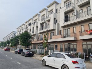 đón sóng chung cư diamond em bán duy nhất một căn nhà phố sổ đỏ trao tay đối diện chung cư
