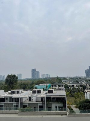 cần bán căn 2 ngủ 2vs skyoasis ban công đông nam giá 3.590 tỷ bao phí