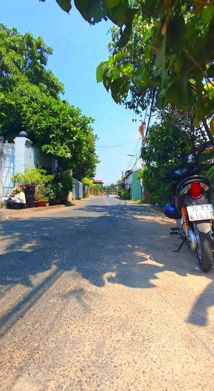 chủ ngộp cần ra gấp lô đất dt 75m2, thổ cư, cách kcn song thần chỉ 1.5km, sổ sẵn, giá tốt đầu tư