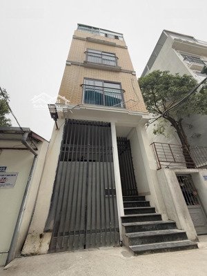 toà nhà dịch vụ 15 phòng cho thuê dòng tiền 700tr/năm sổ đỏ phân lô