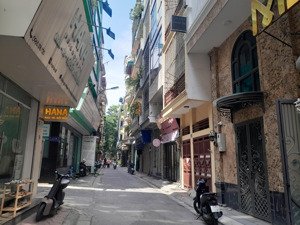 phân lô nguyên hồng, đống đa, 40m*5t, 16,8 tỉ. tiện ích.