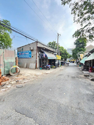 bán đất cách tp. thủ đức 3 bước chân, ngang 8m, xây dựng tự do