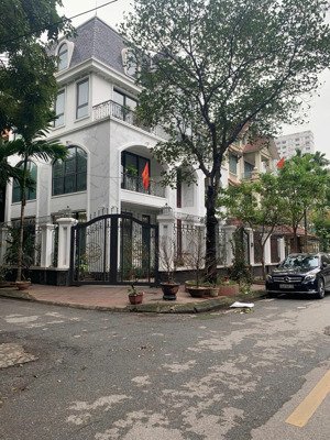 cho thuê biệt thự thiên hiền, 130m2, 4 tầng, lô góc, vp, kd, đào tạo, 42tr