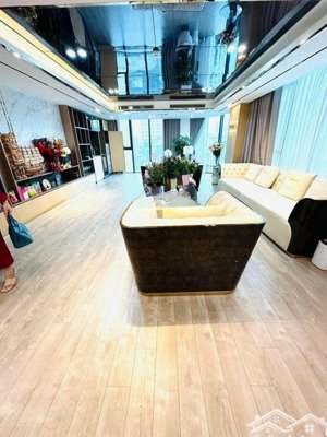 cực hiếm - mới ra căn liền kề 89 m2 tại vinhomes gardenia giá 42 tỷ lh: 