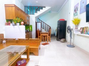 bán nhà 5 tầng võ thị sáu, 31m, ô tô lùi cửa, ô tô tránh 10m 7,3 tỷ