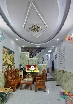 84m2 cn nhà chính chủ chưa qua đầu tư ngay emart 3 tầng 3pn chỉ hơn 5tỷ tl