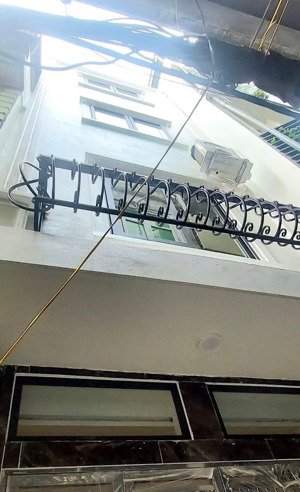 tô hiệu - hà đông. nhà 5 tầng, thang máy,diện tích rộng,ô tô đỗ gần, mặt tiền rộng,chỉ hơn 10 tỷ