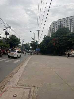 mặt tiền nháng hl.2 vila 4tầng 145m2 (8x18m) sát coopmart hl.2 5phút qua aoen tên lửa