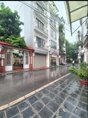 bán nhà 4 tầng ngô gia tự, long biên 138m2, giá 15 tỷ, nhà đẹp ở ngay